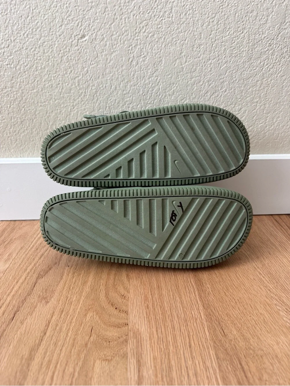 Nike Calm Mule Oil Green Slip On Men’s 9 | Women’s 10